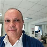 Laureato in chimica industriale a Pisa con specializzazione in chimica organica al Politecnico di Milano, disponibile a fornire lezioni online su argomenti correlati alla materia (generale, inorganica, organica)